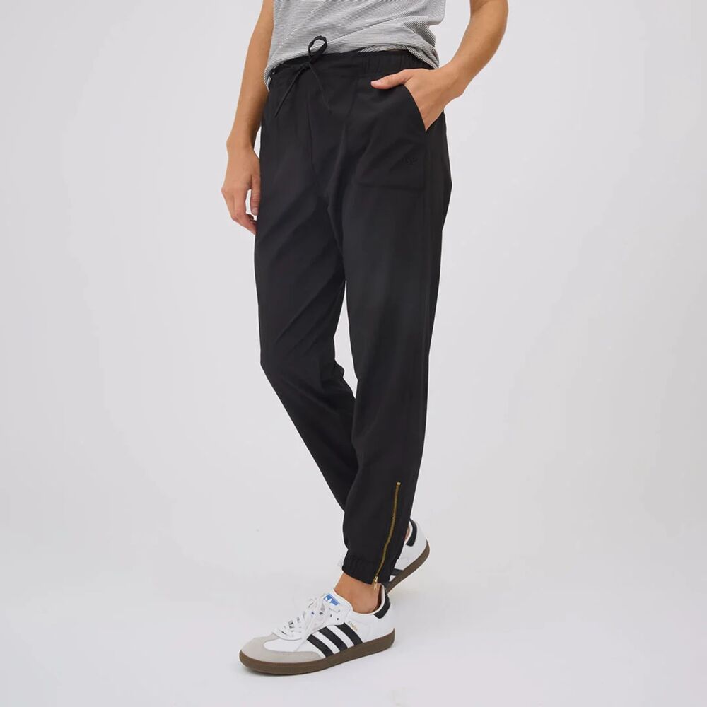 Albion Jetsetter Joggers in Black Size Small